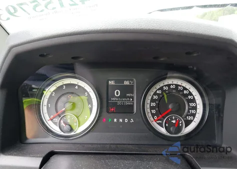 2014 Ram 1500 Express z USA, uszkodzony, nr VIN 1C6RR7KT6ES412021